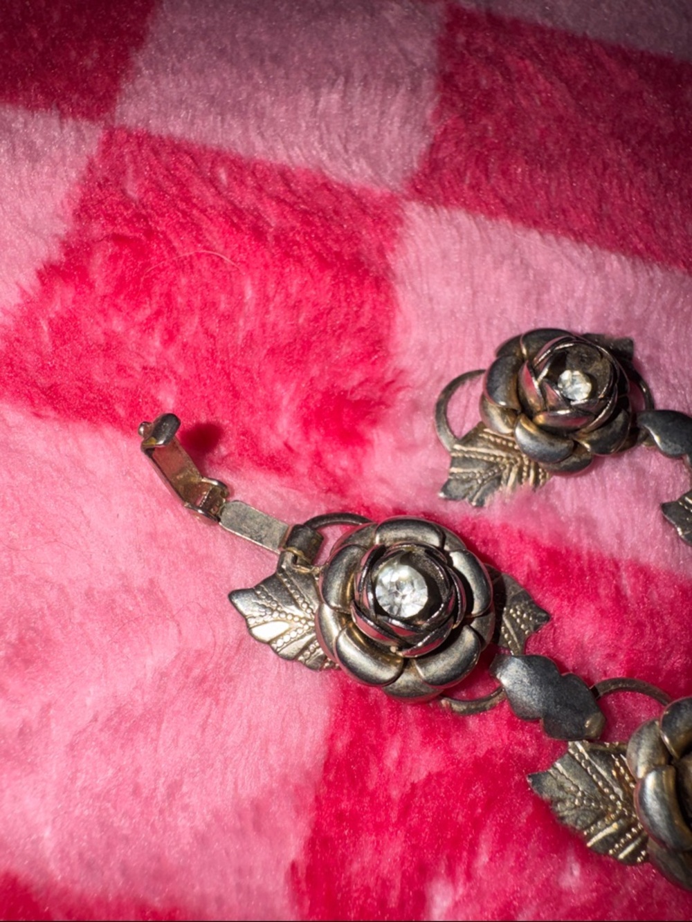 Vintage Rose Link Bracelet in Antique Gold - Picture 5 of 5